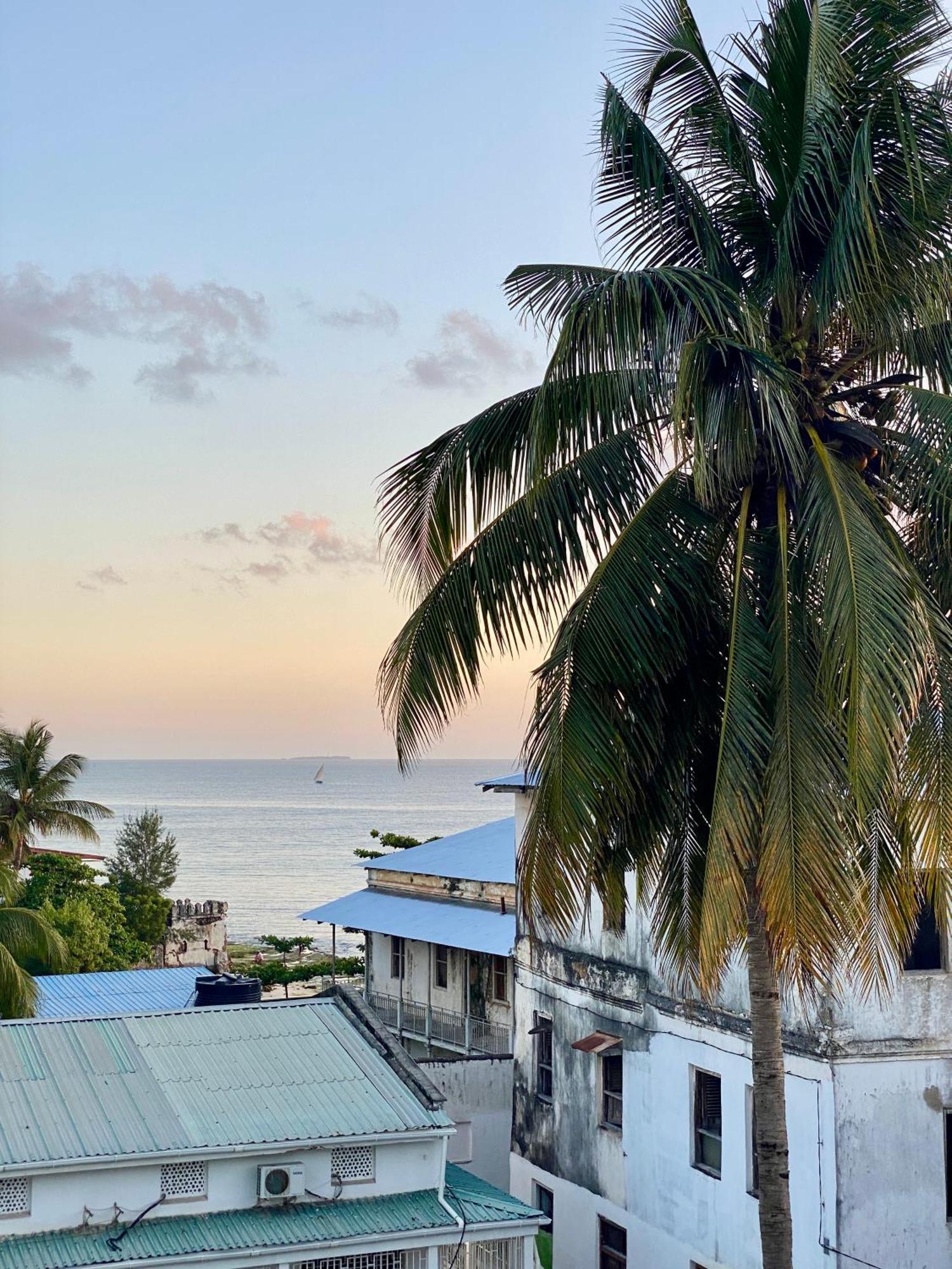 Balcony House Bed & Breakfast Zanzibar Exterior photo